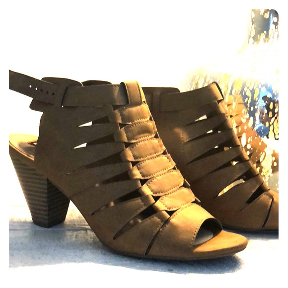 Shoes - Picture 1 of 2